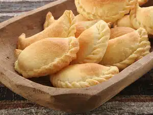 empanada au thon et aux poivrons