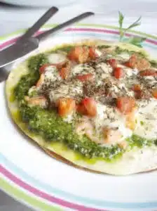 pizza au pesto epinards et au saumon fume