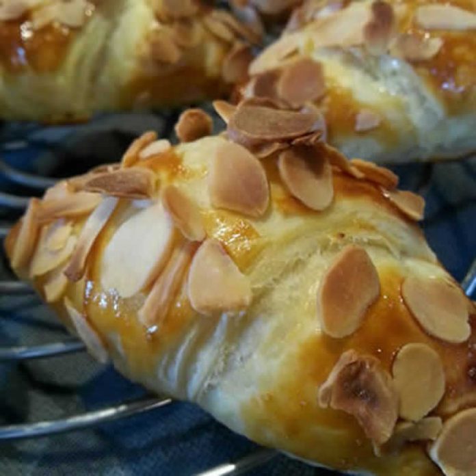 Mini croissants aux amandes avec thermomix 1 696x696