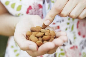 Pour perdre du ventre Mangez des amandes