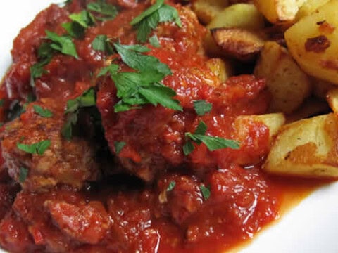 Boulettes de Bœuf Pommes de Terre et Sauce Tomate