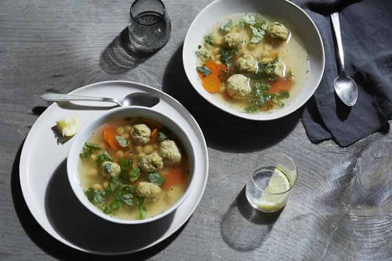 Boulettes de poulet à la soupe des pois chiches