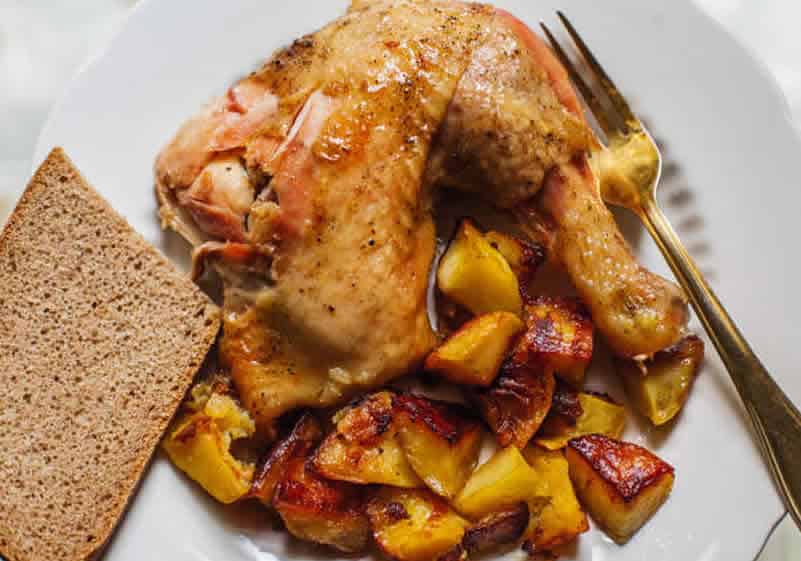 Cuisses de poulet aux pomme de terre au four