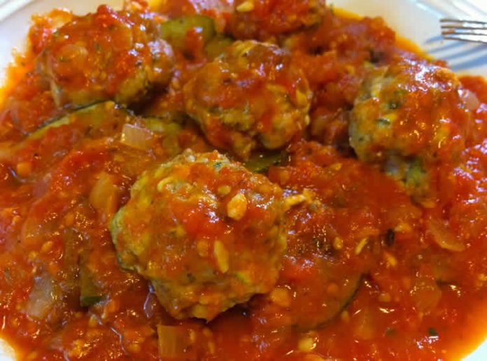 Boulettes de viande aux courgettes et sauce tomate cookeo