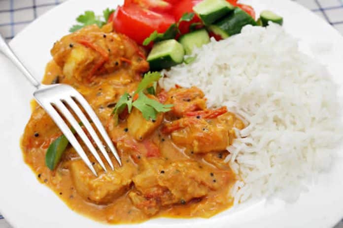 Poulet au curry et lait de coco