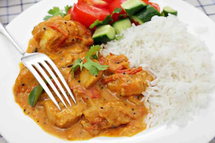 Poulet au curry et lait de coco