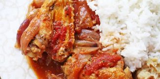 Poulet au tomates oignons et curry