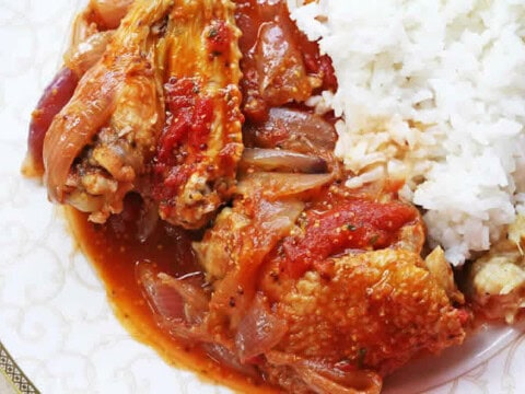 Poulet au tomates oignons et curry