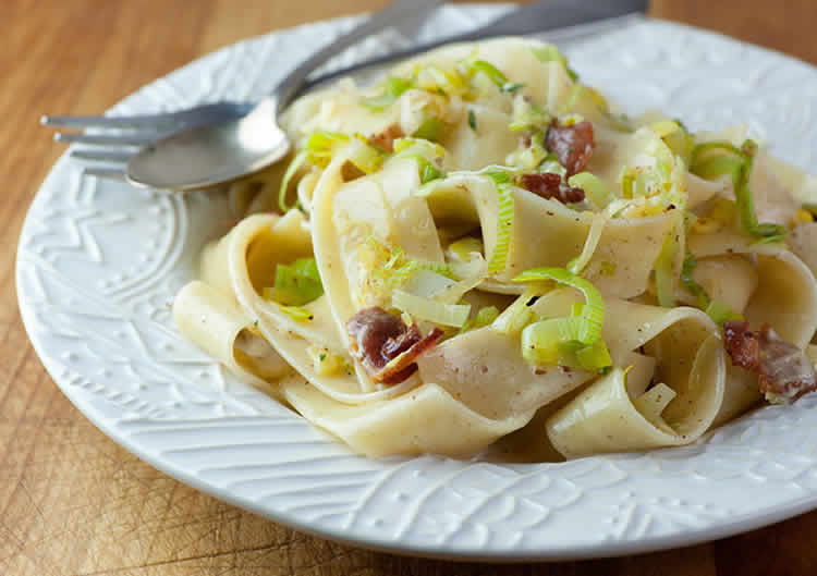 Tagliatelles aux poireaux et lardons cookeo