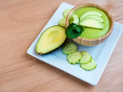 soupe au concombre et avocat au thermomix