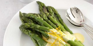 Asperges à la sauce du fromage blanc cookeo