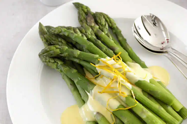 Asperges à la sauce du fromage blanc cookeo