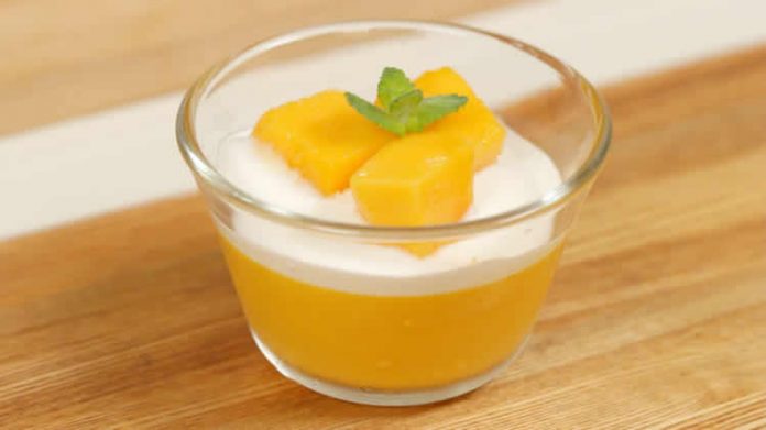 Gelée de la mangue à la crème