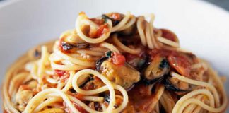Moules et spaghetti sauce tomate cookeo