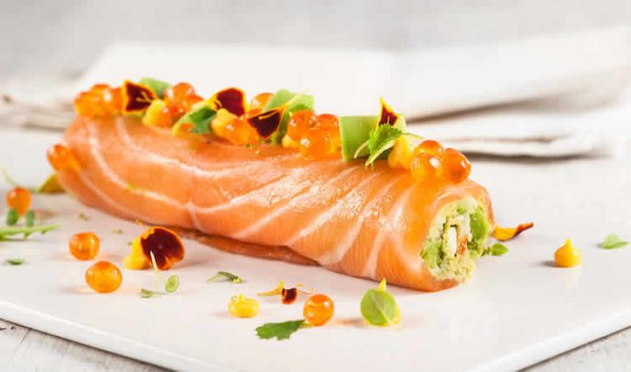 Roulé de saumon farci de mousse de poisson au thermomix