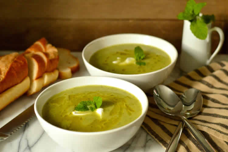 Soupe de courgette fromage et menthe cookeo
