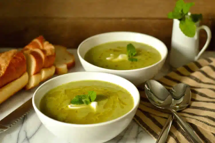 Soupe de courgette fromage et menthe cookeo