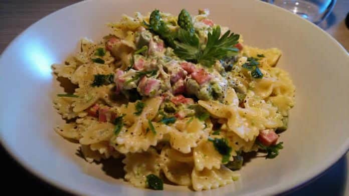 Farfalle aux asperges et jambon au cookeo
