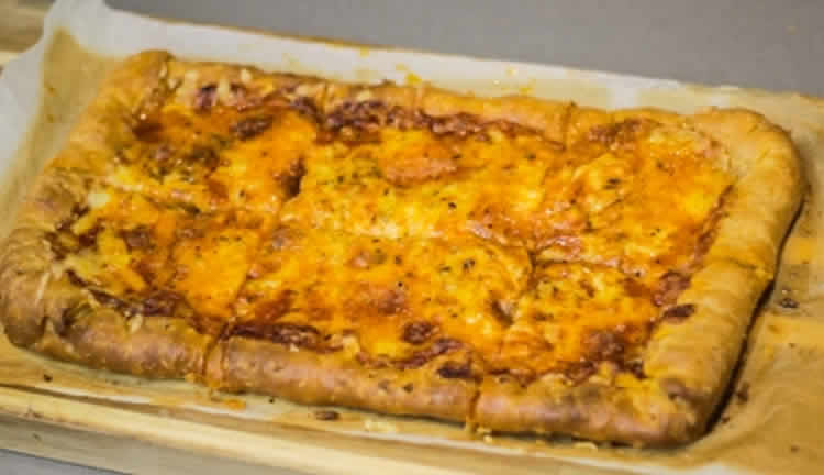 Pizza margherita au fromage