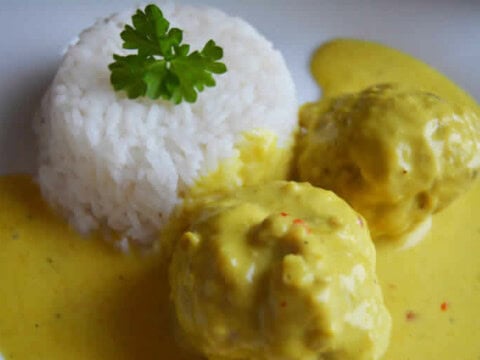 Riz basmati avec boulettes de viande et curry au cookeo