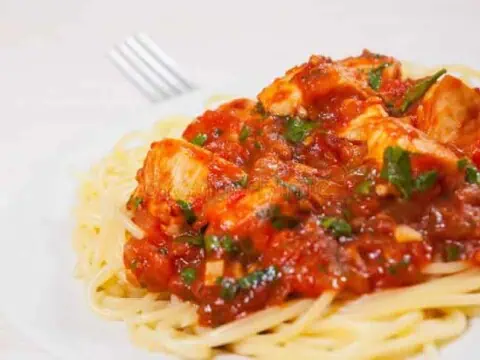 blanc de poulet et sauce tomate au cookeo