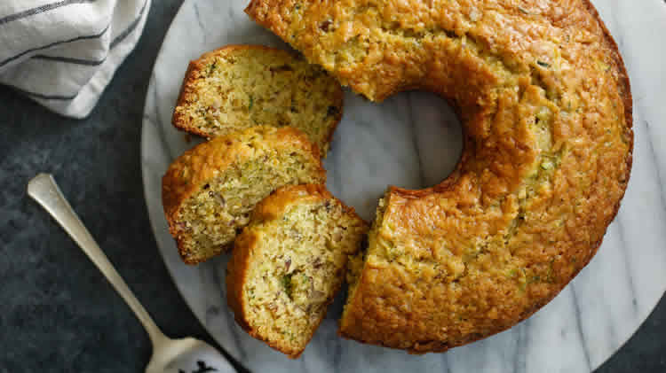 Cake rond courgette et noisette avec thermomix
