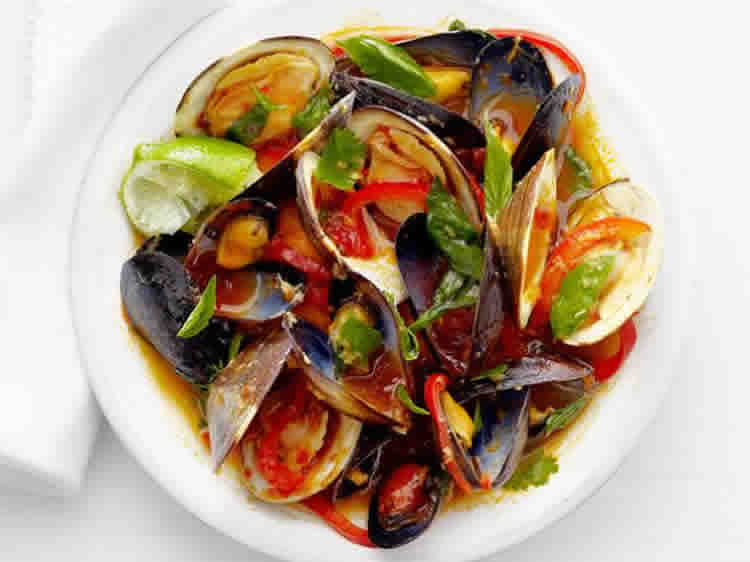 Plat de moules et palourdes