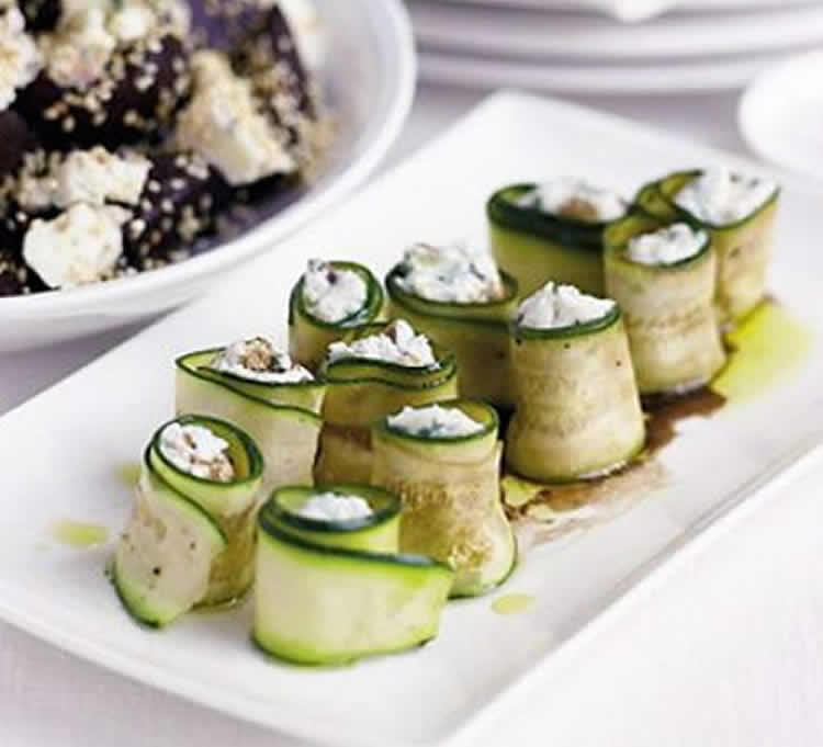 Rouleaux de courgettes farcis au fromage avec thermomix