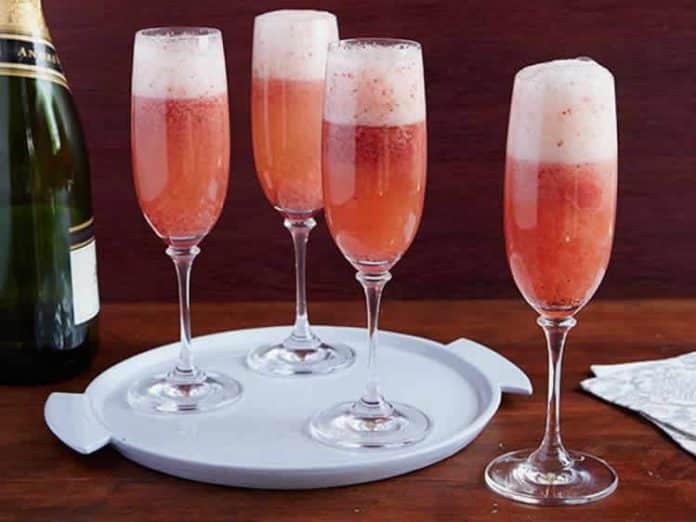 cocktail de champagne aux fraises avec thermomix