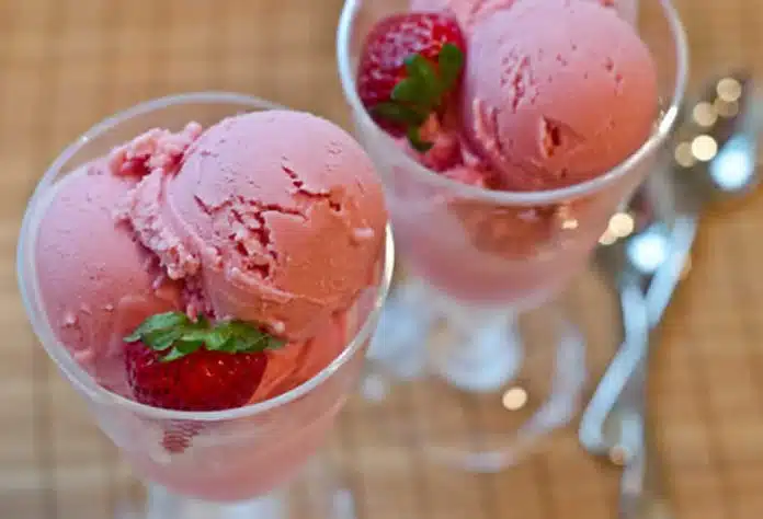glace fraise au yaourt avec thermomix