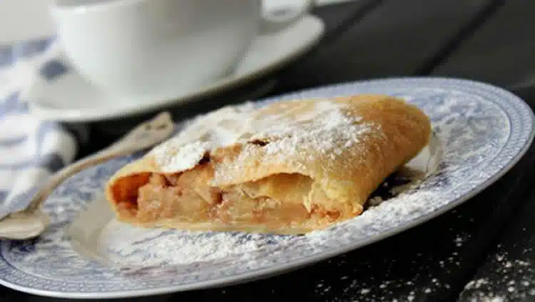 strudel aux pommes - Apfelstrudel