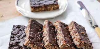 Barres de céréales dattes et chocolat avec thermomix