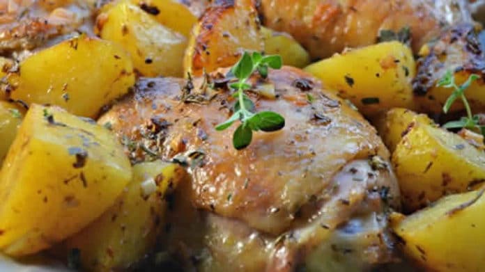 Cuisses de poulet pommes de terre et oignon au cookeo