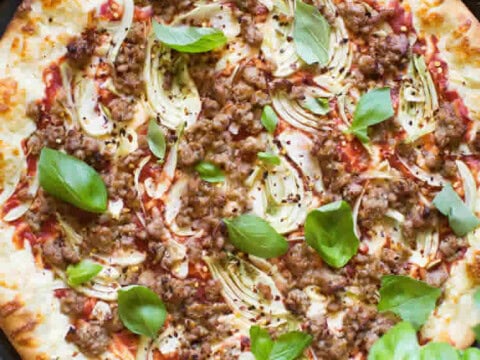 Pizza margherita au fenouil et saucisses
