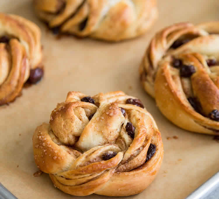 Brioches tressées à la cannelle