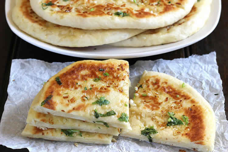 Naan au fromage et ail au thermomix
