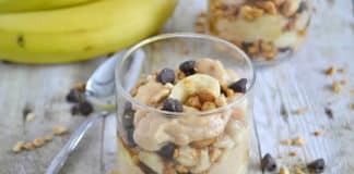 Petit déjeuner parfait au beurre de cacahuète et banane