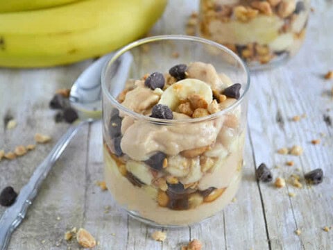 Petit déjeuner parfait au beurre de cacahuète et banane