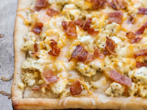 Pizza au bacon et fromage