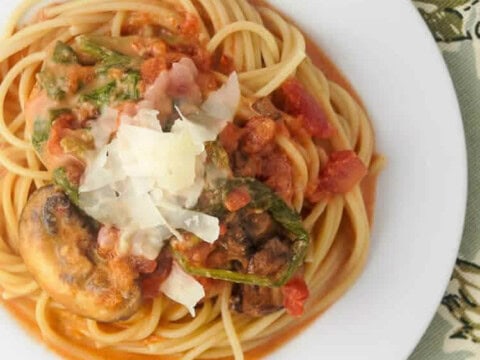 Recette pâtes crémeuses aux tomates champignons et épinards w.w
