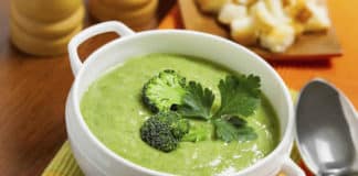 Soupe de brocoli et poireaux