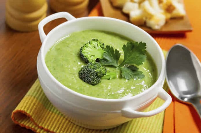Soupe de brocoli et poireaux