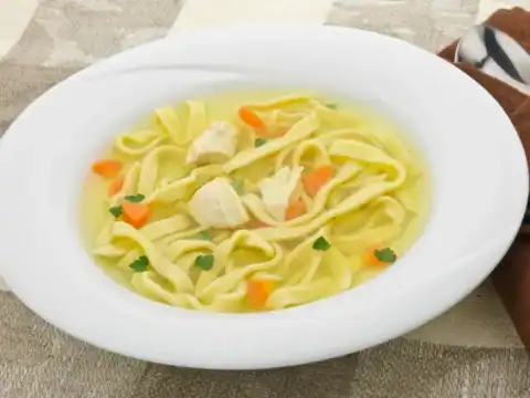 soupe de poulet aux carottes et nouilles au Thermomix