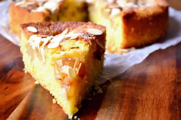 Cake moelleux aux poires et amandes au thermomix