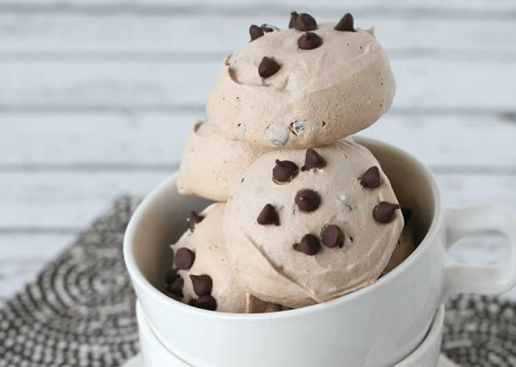 Meringues aux pépites de chocolat au thermomix