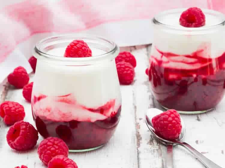 Panna cotta yaourt et framboise au thermomix