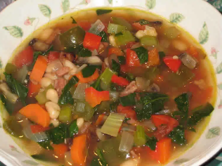 Soupe d'haricots blancs et légumes au cookeo