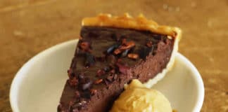 Tarte au chocolat noir et caramel au beurre salé
