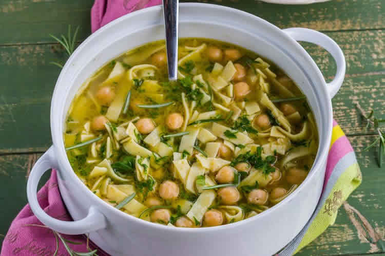 Soupe pois chiches nouilles