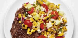 Steak grillé et salade de maïs
